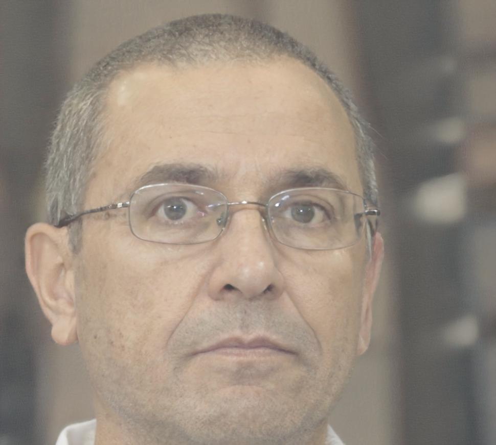 Portrait de Marc Dubois, expert en analyse financière